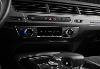 Подержанный автомобиль Audi Q7 2019 года (21 фото)