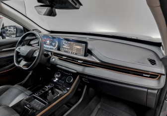 Подержанный автомобиль Exeed LX 2022 года (11 фото)