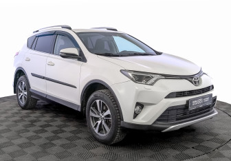 Подержанный автомобиль Toyota RAV4 2016 года (3 фото)