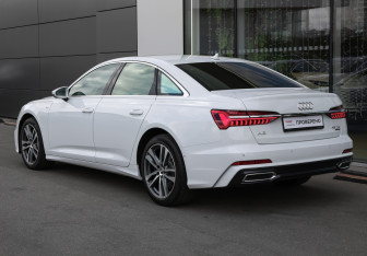 Подержанный автомобиль Audi A6 Sedan 2020 года (6 фото)