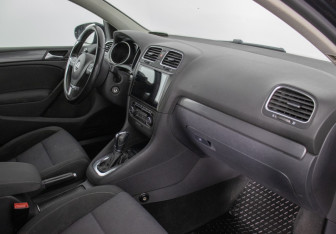Подержанный автомобиль Volkswagen Golf Hatchback 2011 года (9 фото)