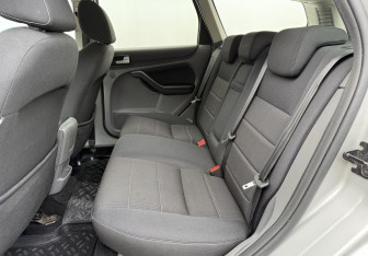 Подержанный автомобиль Ford Focus Wagon 2010 года (11 фото)