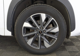 Подержанный автомобиль Exeed LX 2022 года (11 фото)