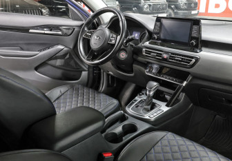 Подержанный автомобиль Kia Seltos 2021 года (11 фото)