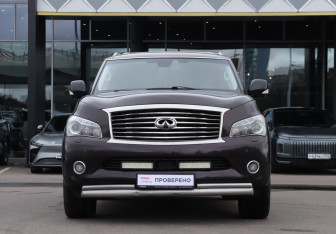Подержанный автомобиль Infiniti QX56 2011 года (2 фото)