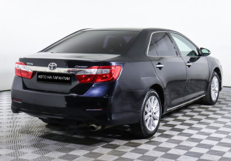 Подержанный автомобиль Toyota Camry Sedan 2013 года (3 фото)
