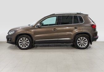 Подержанный автомобиль Volkswagen Tiguan 2014 года (8 фото)