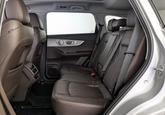 Подержанный автомобиль Chery Tiggo 8 Pro Max 2023 года (18 фото)