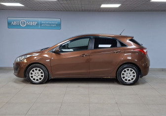 Подержанный автомобиль Hyundai i30 Hatchback 2012 года (8 фото)