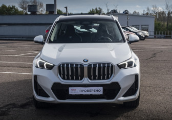 Подержанный автомобиль BMW X1 2025 года (2 фото)