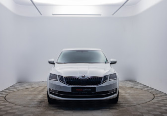 Подержанный автомобиль Skoda Octavia Liftback 2018 года (2 фото)