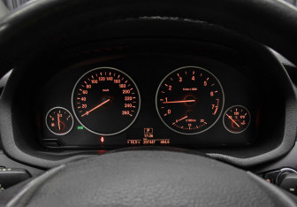 Подержанный автомобиль BMW X3 2013 года (13 фото)