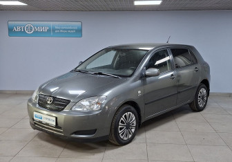 Подержанный автомобиль Toyota Corolla Hatchback 2004 года (1 фото)