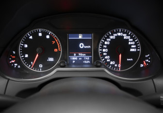Подержанный автомобиль Audi Q5 2011 года (11 фото)