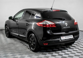 Подержанный автомобиль Renault Megane Hatchback 2012 года (7 фото)