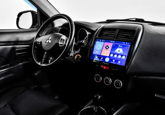 Подержанный автомобиль Mitsubishi ASX 2011 года (10 фото)