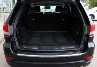 Подержанный автомобиль Jeep Grand Cherokee 2010 года (9 фото)