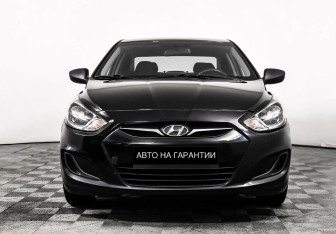 Подержанный автомобиль Hyundai Solaris Sedan 2012 года (2 фото)