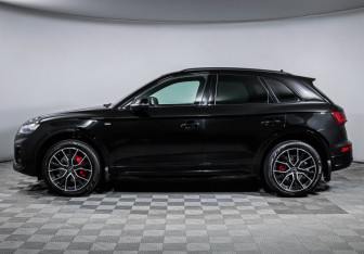 Подержанный автомобиль Audi Q5 2021 года (8 фото)