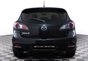 Подержанный автомобиль Mazda 3 Hatchback 2013 года (6 фото)