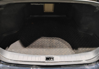 Подержанный автомобиль Nissan Teana 2011 года (10 фото)