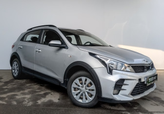 Подержанный автомобиль Kia Rio Hatchback 2021 года (3 фото)