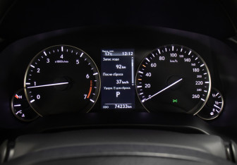 Подержанный автомобиль Lexus RX 2020 года (14 фото)