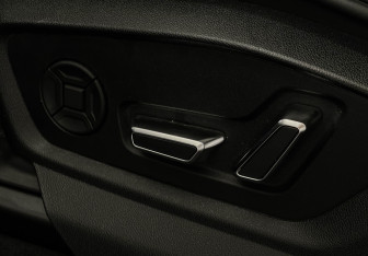 Подержанный автомобиль Audi Q8 2023 года (15 фото)
