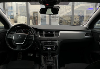 Подержанный автомобиль Peugeot 508 Sedan 2012 года (11 фото)
