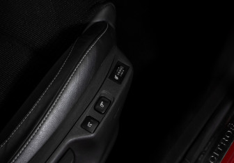 Подержанный автомобиль Citroen C4 Hatchback 2012 года (18 фото)