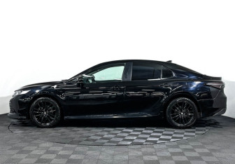 Подержанный автомобиль Toyota Camry Sedan 2019 года (8 фото)