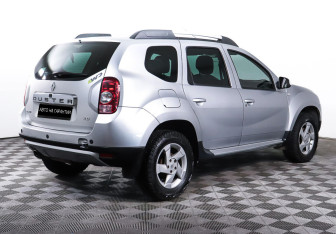 Подержанный автомобиль Renault Duster 2012 года (5 фото)
