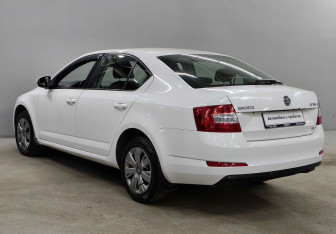 Подержанный автомобиль Skoda Octavia Liftback 2013 года (7 фото)