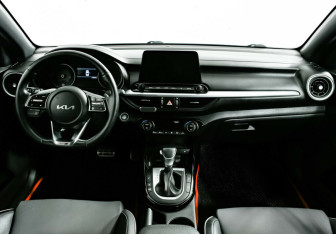 Подержанный автомобиль Kia Cerato Sedan 2021 года (10 фото)