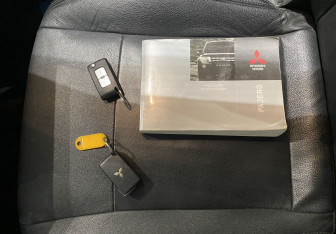 Подержанный автомобиль Mitsubishi Pajero 2014 года (20 фото)