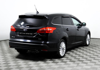 Подержанный автомобиль Ford Focus Wagon 2017 года (5 фото)