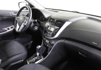 Подержанный автомобиль Hyundai Solaris Sedan 2012 года (5 фото)