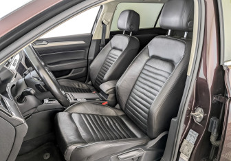 Подержанный автомобиль Volkswagen Passat Wagon 2018 года (21 фото)