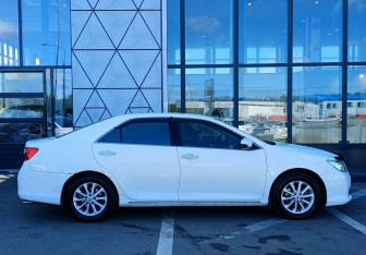 Подержанный автомобиль Toyota Camry Sedan 2012 года (4 фото)
