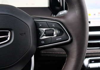 Подержанный автомобиль Geely Monjaro 2026 года (34 фото)