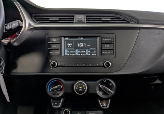 Подержанный автомобиль Kia Rio Hatchback 2021 года (16 фото)