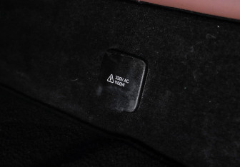 Подержанный автомобиль LiXiang L7 2024 года (12 фото)