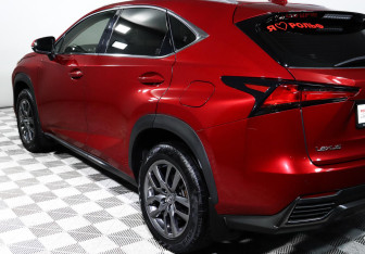 Подержанный автомобиль Lexus NX 2018 года (19 фото)