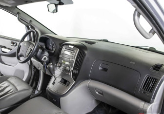 Подержанный автомобиль Hyundai Grand Starex 2014 года (6 фото)