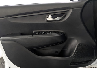 Подержанный автомобиль Kia Rio Sedan 2020 года (19 фото)