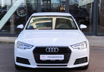 Подержанный автомобиль Audi A4 Sedan 2019 года (2 фото)
