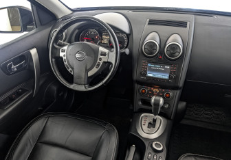 Подержанный автомобиль Nissan Qashqai 2011 года (29 фото)