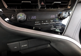 Подержанный автомобиль Toyota Camry Sedan 2021 года (26 фото)