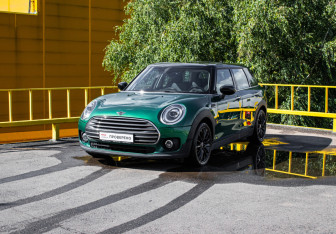 Подержанный автомобиль MINI Clubman Wagon 2019 года (1 фото)