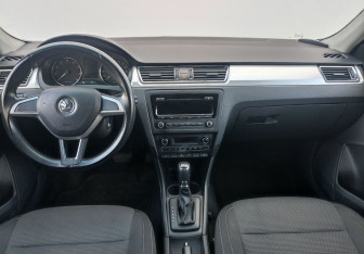 Подержанный автомобиль Skoda Rapid Liftback 2014 года (12 фото)
